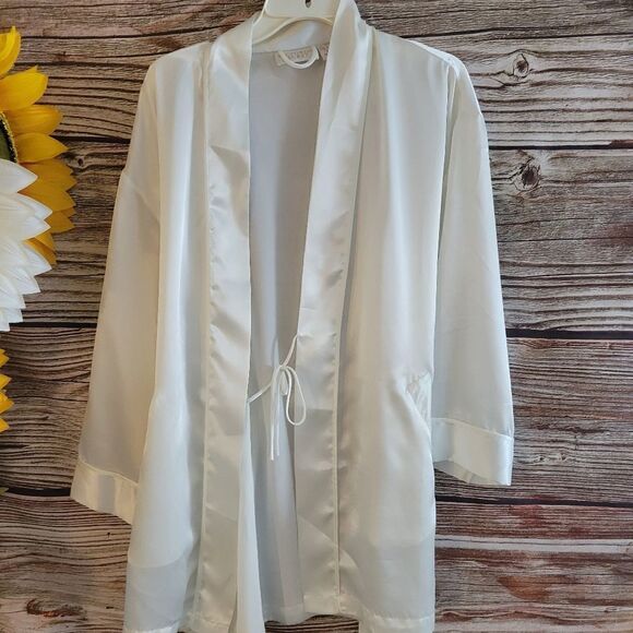 Victoria's Secret short robe Women's O/S silky cream Pre-owned - Picture 1 of 5